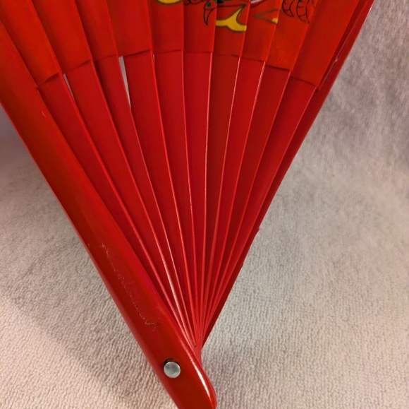Vibrant Red Handheld Fan with Dragon Design - Picture 3 of 14
